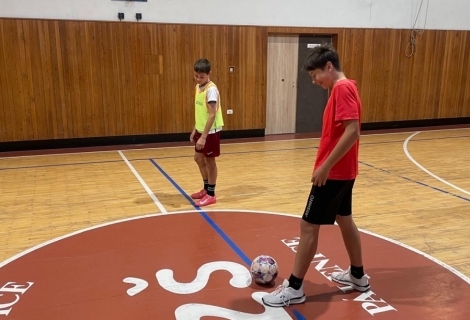 Začaly kroužky florbalu a futsalu