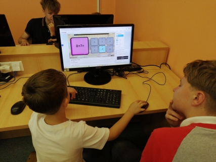 Deváťáci v roli učitelů